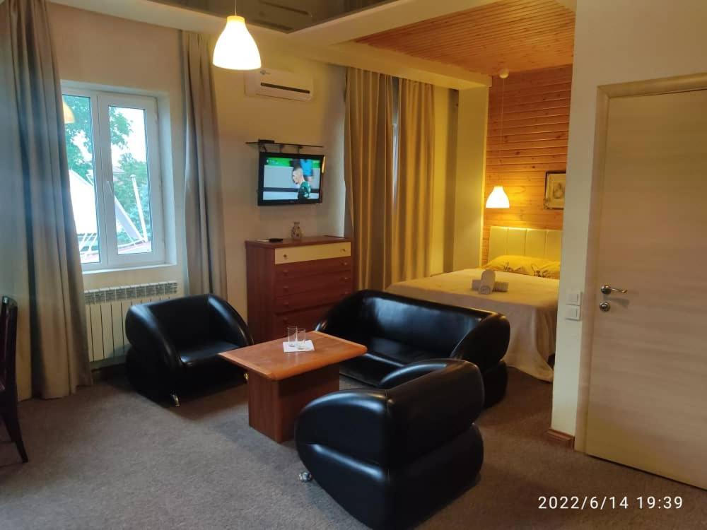 Strelets Hotel Bishkek Exterior photo